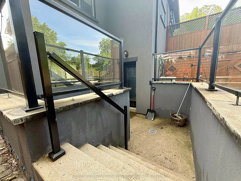 38 Muir Dr — Photo 3