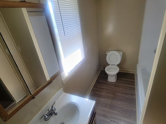 4th image of 1333 S Pershing Ave