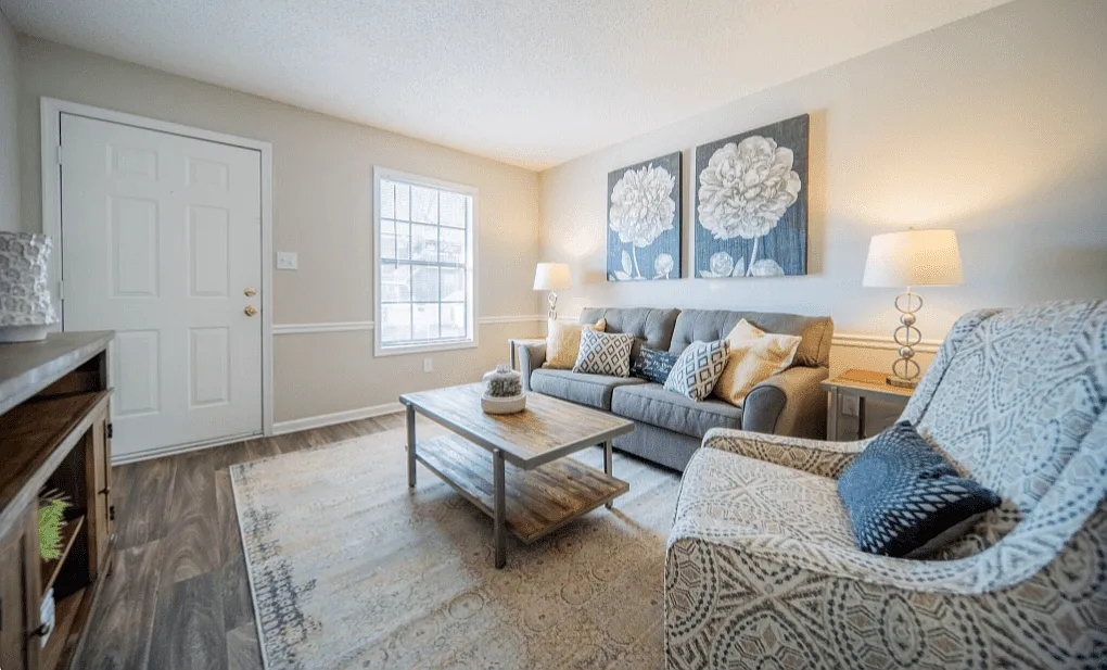 Willow Creek Apartments — Photo 3