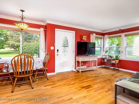 2nd image of 1608 Glenrose Ave