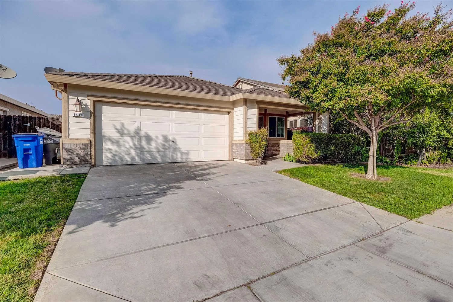 1441 Antioch Ct photo 1