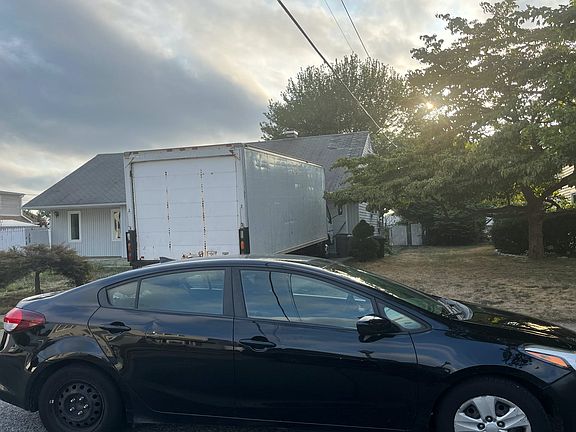 2nd image of 569 Arrandale Rd