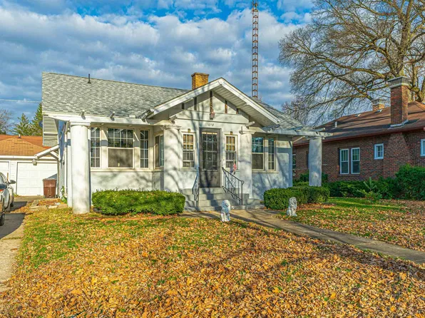 1018 Tremont St, Lincoln, IL 62656