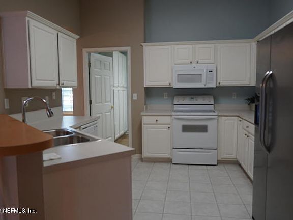 3rd image of 7812 Kingsmill Ct