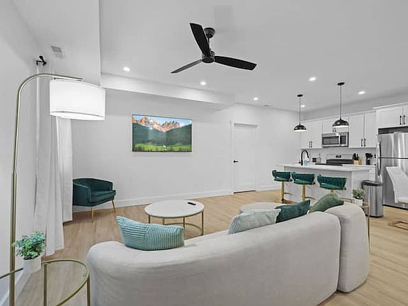 2nd image of 738 College Ln #2