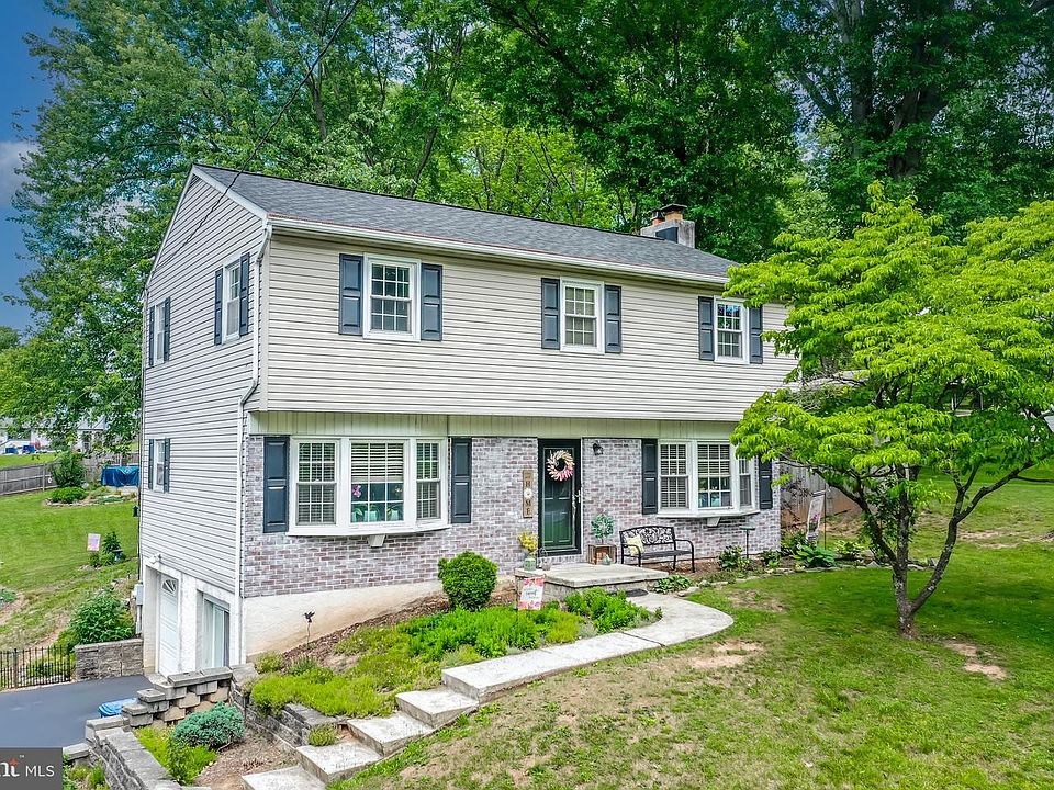 1st image of 1183 Laurelwood Rd