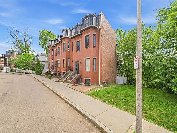 4th image of 134 Marcella St #1