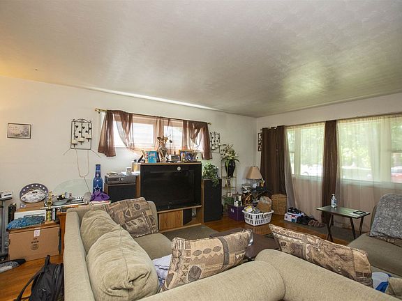 4th image of 306 N Hawthorne Dr