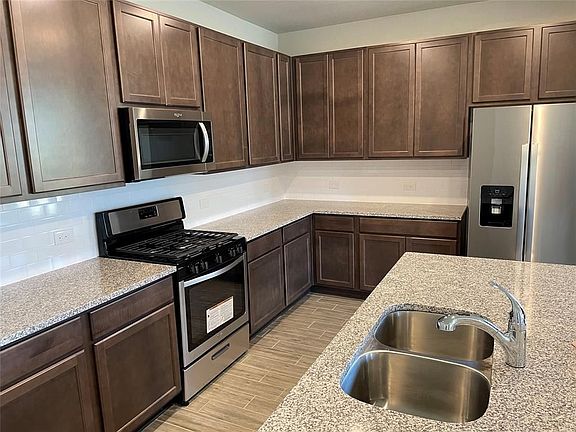 4th image of 24818 Sierra Laurel Ln