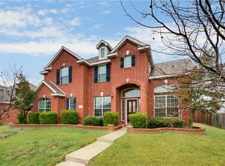 217 Crystal Lake Dr, Desoto, TX 75115