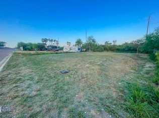 423 Papaya Dr, Zapata, TX 78076
