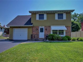 470 Baker Dr, Lewiston, NY 14092
