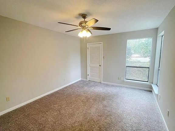 4th image of 18 Jacqueline Ct
