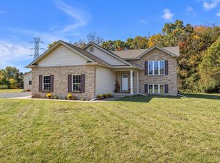 8970 High Creek Ct, Saline, MI 48176