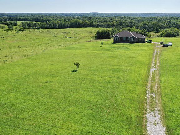 3rd image of 9224 N Farm Road 99