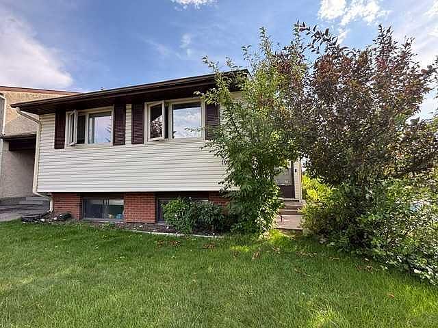 1st image of 107 Silvergrove Rd NW