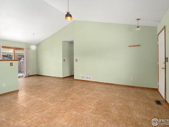 5th image of 755 Marigold Ln