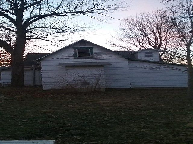 2nd image of 823 N Walnut St