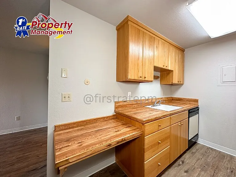 Bond Apartments — Photo 9