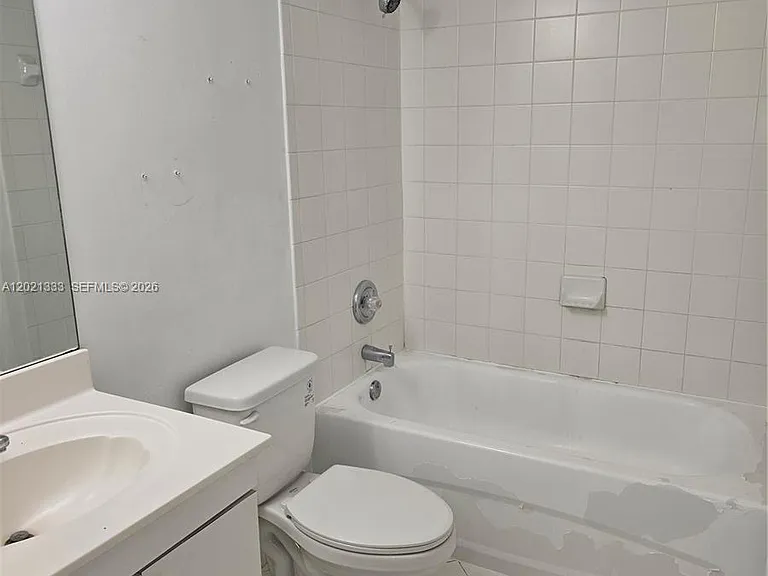 2930 SE 13th Ave #101-52 — Photo 5