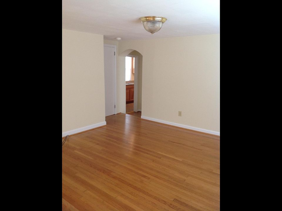 2nd image of 1402 Varsity Dr