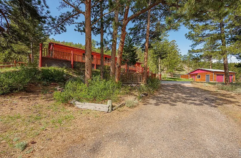 2 bed, 1960 sqft, $1,900 — Photo 2