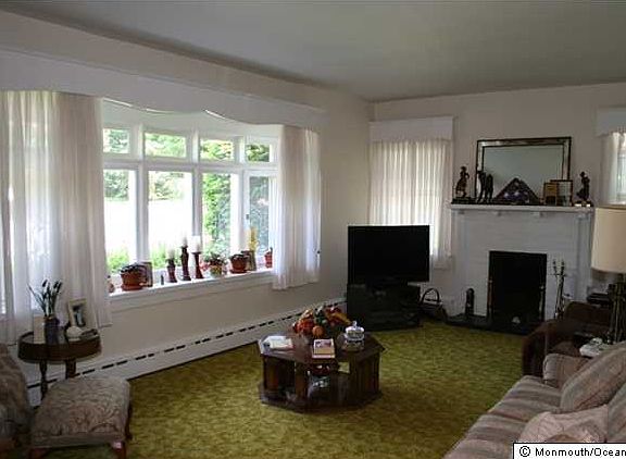 Living Room with Fireplace