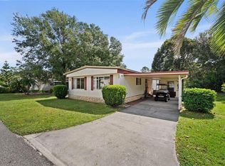 2060 Lamplight Cir, Mount Dora, FL 32757