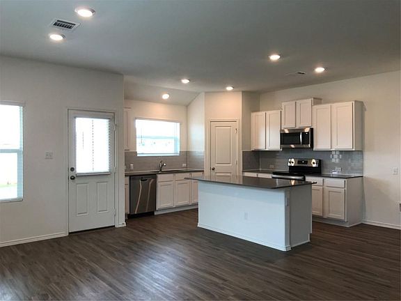 5th image of 107 Ozark Dr