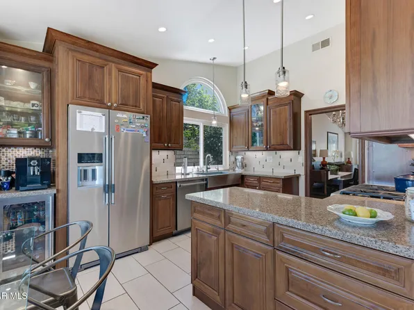 674 Azure Hills Dr, Simi Valley, CA 93065