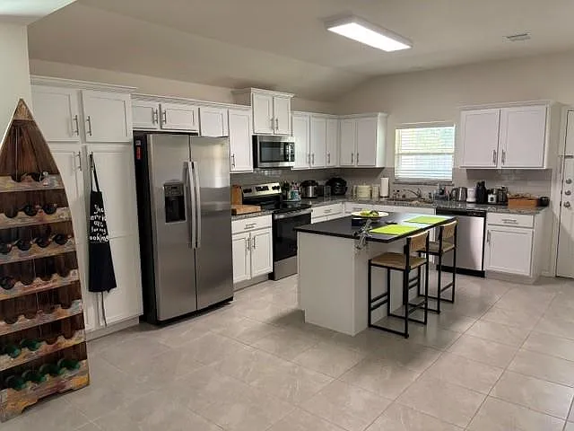 4 bed, 2.0 bath, 1784 sqft, $2,275 — Photo 4