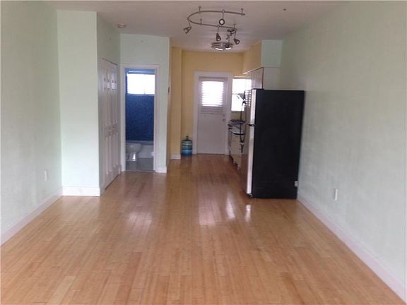 4th image of 300 74th St APT 7