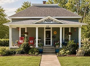 210 E Main St, Moweaqua, IL 62550