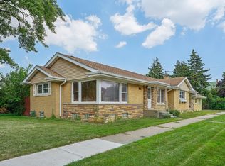 9151 S 55th Ct, Oak Lawn, IL 60453