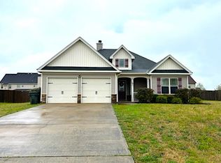 16 Memorial Dr, Fort Mitchell, AL