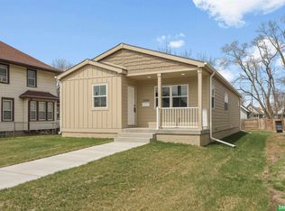 2452 Camden Ave, Omaha, NE 68111