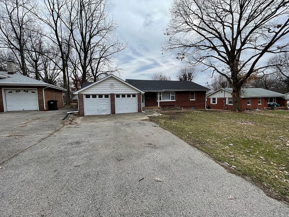 1st image of 806 Valley Dr
