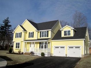 3 Connors Dr, Woburn, MA 01801