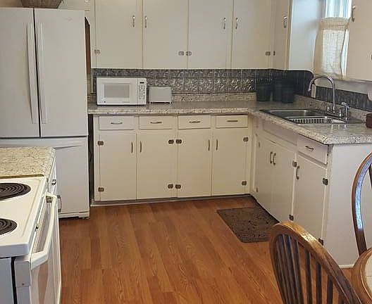 5th image of 522 E 10th St