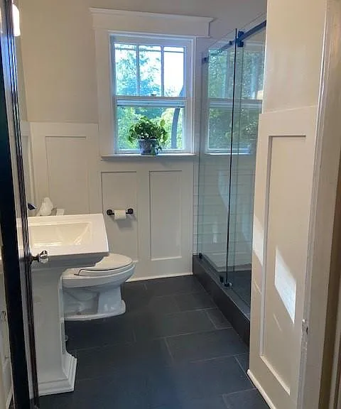 Downstairs full bathroom