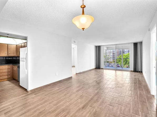 1300 Saint Charles Pl APT 407, Hollywood, FL 33026