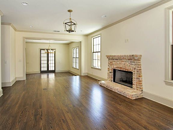 2nd image of 404 Argo Ave