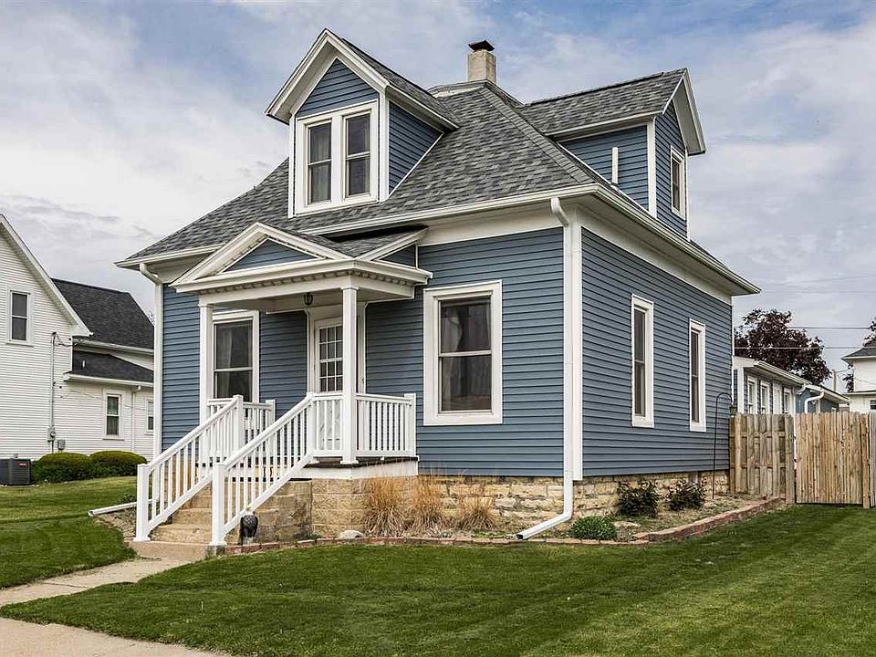 106 Main St, Newhall, IA 52315 MLS 202302770 Zillow