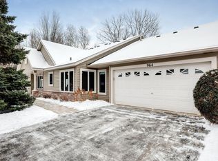964 Stratford Ln W, Burnsville, MN 55337