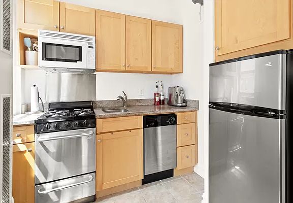 5th image of 243 W End Ave APT 1212