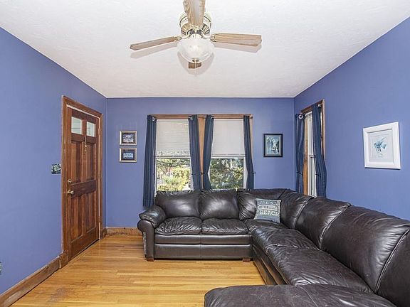5th image of 174 Belmont St