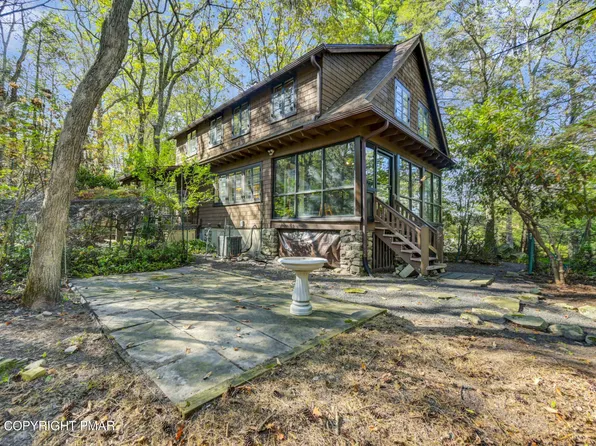 2138 Laurel Ln, Buck Hill Falls, PA 18323