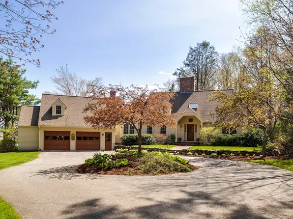 5 Governors Way, Kennebunk, ME 04043