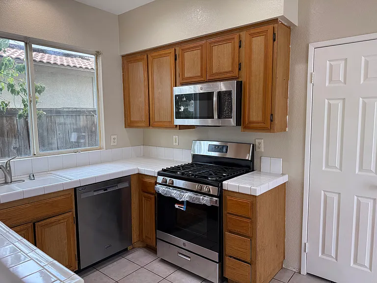 39561 Tischa Dr — Photo 9