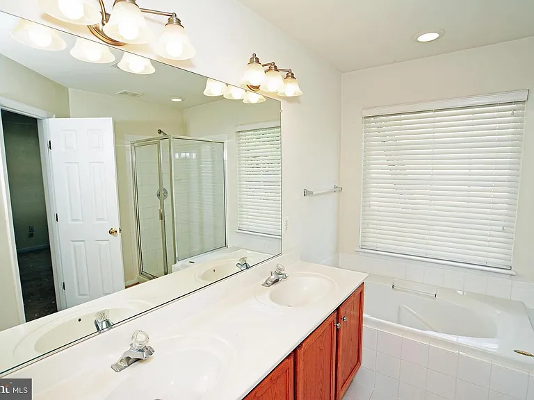 2303 Huntington Station Ct — Photo 13